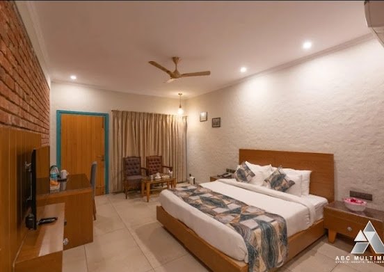 Deluxe Room - View 2